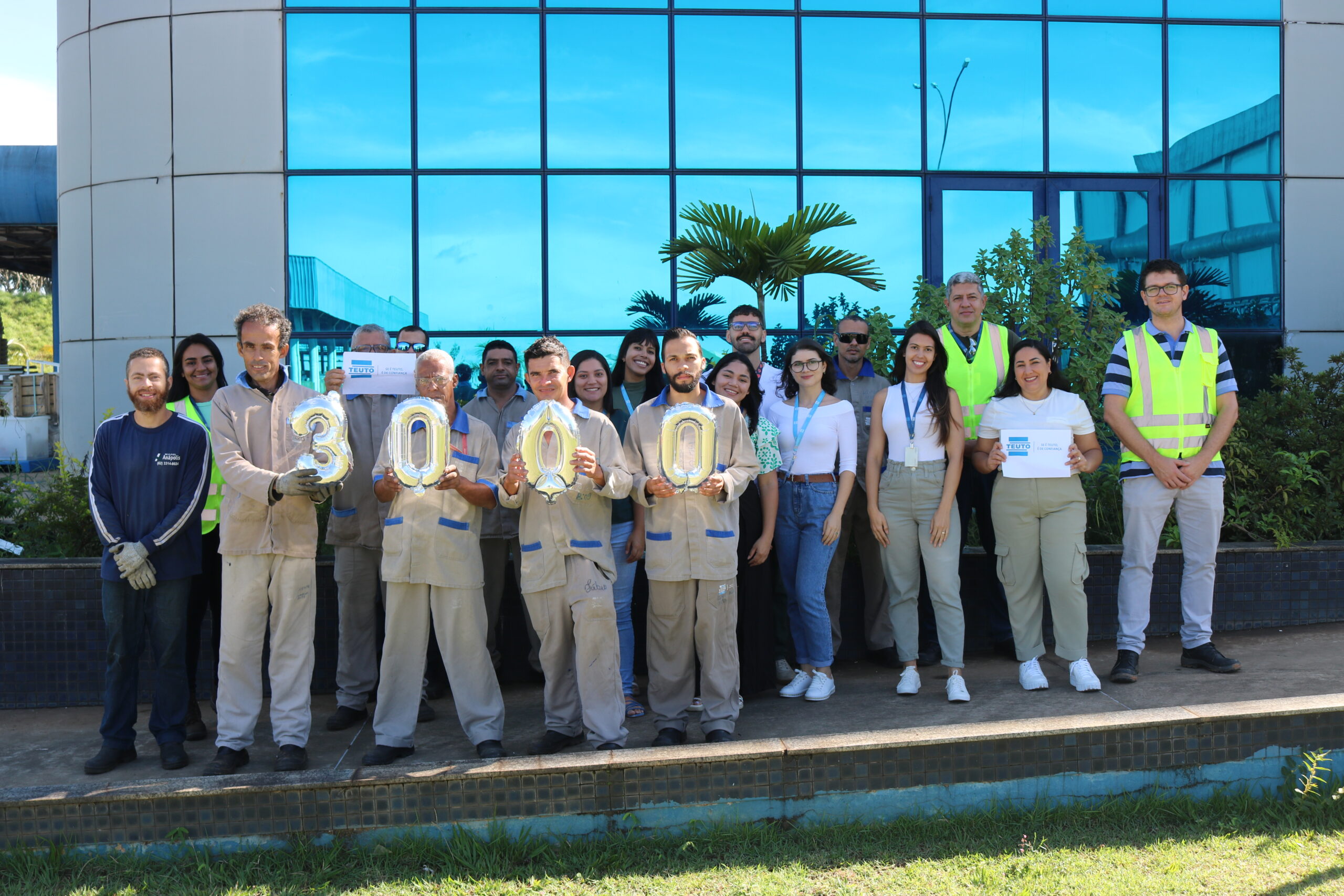 Abril Verde: Setor do Laboratório Teuto alcança 3.000 dias sem acidente de trabalho