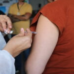 Laboratório Teuto imuniza mais de mil colaboradores em campanha antecipada contra a gripe