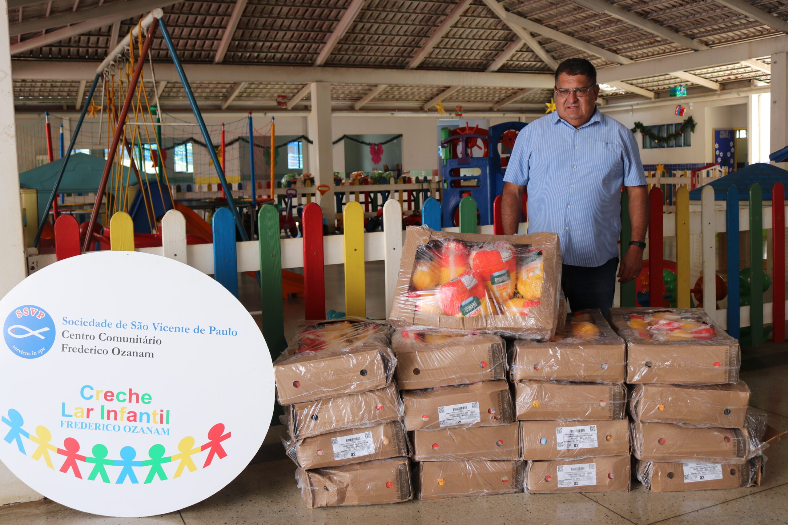 Tradicional doação de Natal do Laboratório Teuto beneficia instituições e centenas de famílias em Anápolis