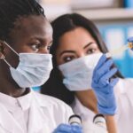 Biossimilares ampliam acesso a tratamentos de ponta no Brasil