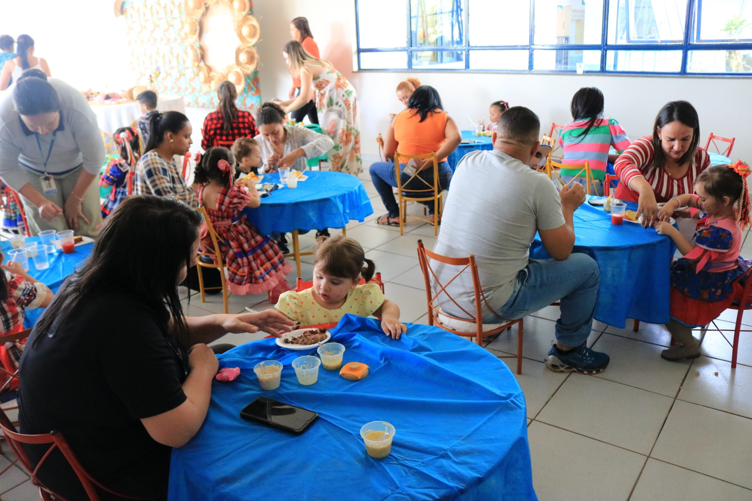 Como trabalhar perto dos filhos transforma a rotina de mães colaboradoras